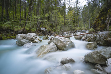 Verschwommenes Wasser 