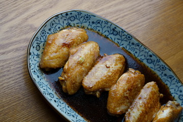 Braised chicken wings