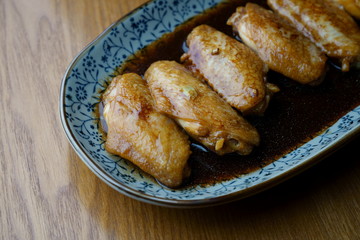 Braised chicken wings