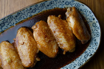 Braised chicken wings