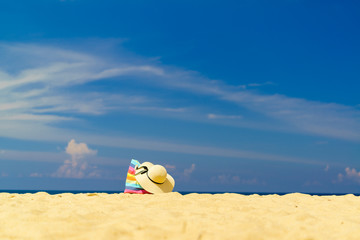 Obraz premium Beach accessories - bag and straw hat