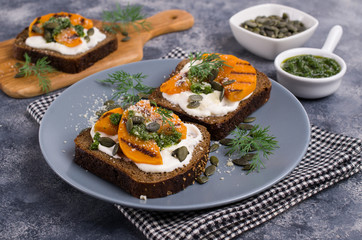 Sandwiches with roasted pumpkin