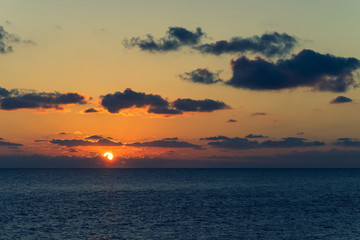 Obraz premium Beautiful sunset over the sea