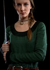 Burgfräulein mit Schwert