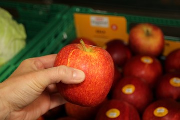 Apfel in Hand