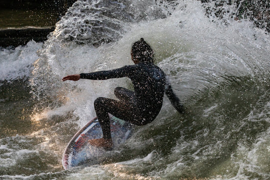surfing munich eisbach