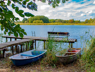 Boote am Idyllischen See