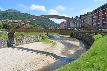 Puente en Cangas de Onis Asturia España





