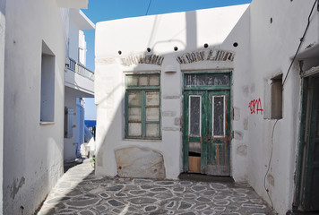 Paros