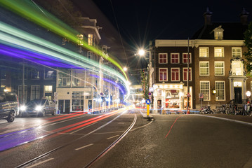 Fototapeta na wymiar アムステルダムの夜の街の通り