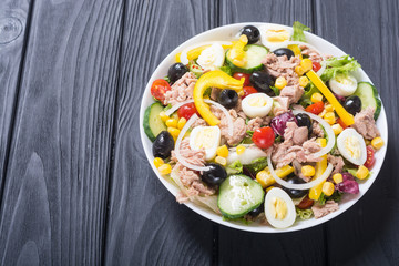 Tuna salad with vegetables