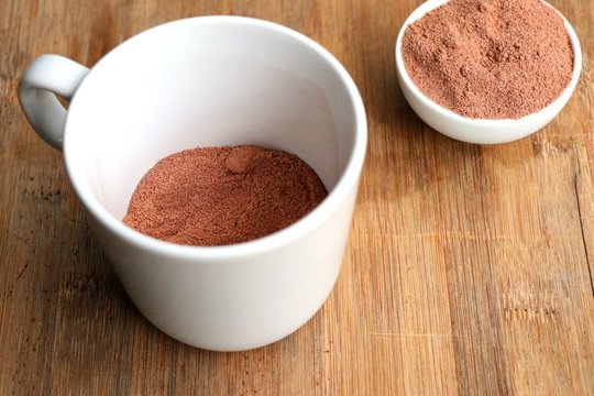 instant chocolate with powder