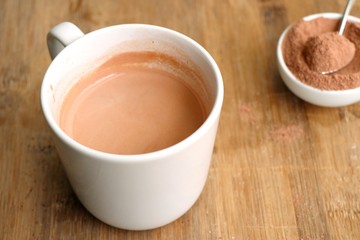 instant chocolate with powder