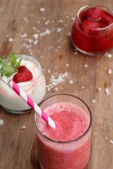strawberry smoothies with yogurt