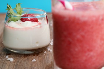 strawberry smoothies with yogurt