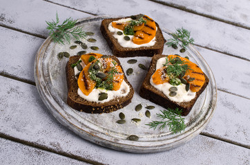 Sandwiches with roasted pumpkin