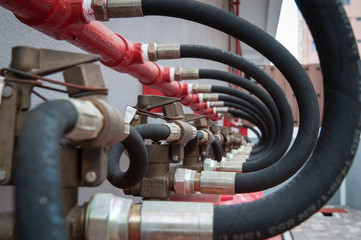 Hydrogen tanks of a power generator