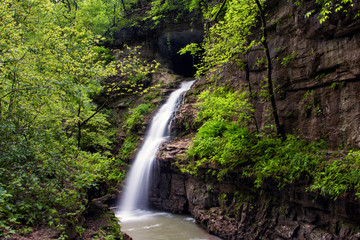 Tunnel Cave Falls on Indian Creek