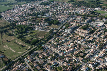 vue aérienne d'Aigues-Mortes dans le Gard en France
