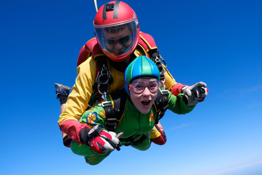 Skydiving. Tandem jump.