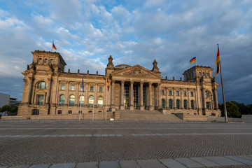 Obraz premium German parliament Bundestag in Berlin during sunset