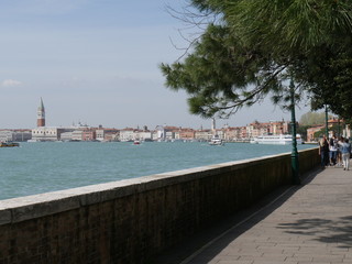 Venezia - panorama della Riva degli Schiavoni dal Parco delle Rimmbranze