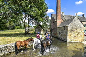 england, gloucestershire, village, uk, cotswolds, old, lower slaughter, stone, building, architecture, rural, europe, cotswold, cottage, house, travel, countryside, idyllic, landmark, peaceful, countr