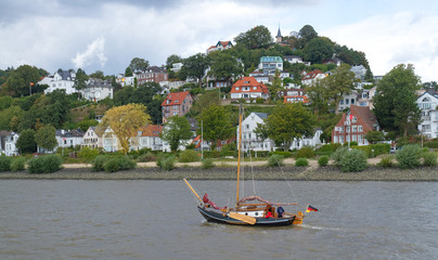 Blick von der Elbe auf Blankenese 