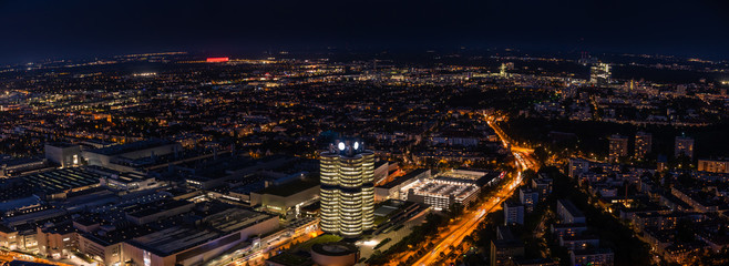 City shots in the night of Munich - obrazy, fototapety, plakaty