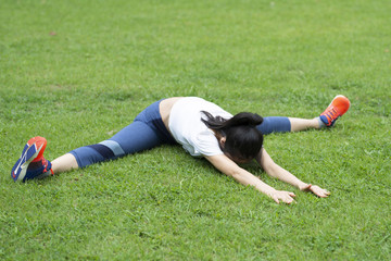 エクササイズをする女性