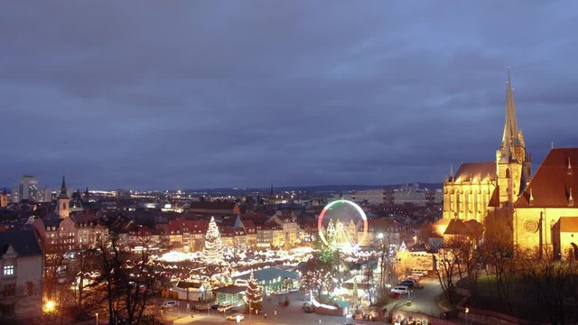 Day to Night Time Lapse of the historical Christmas Market in Erfurt
