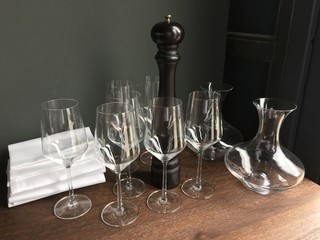 waiter station