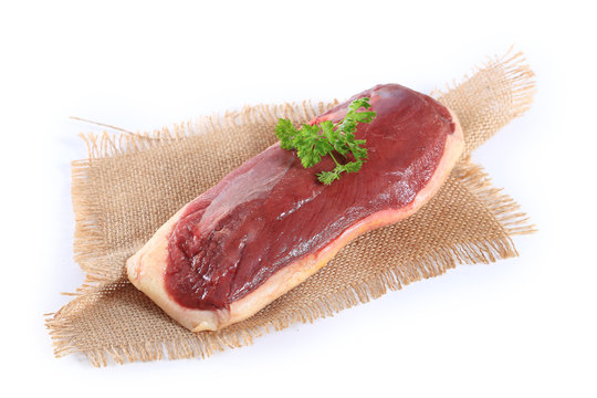 magret de canard sur fond blanc