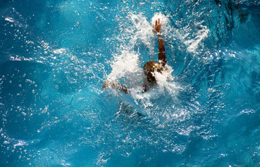 Pool dive - splash