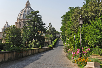 Roma, città del Vaticano - Giardini e cupola