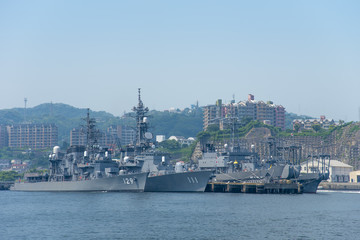 横須賀港に停泊している海上自衛隊の艦艇（横須賀市）