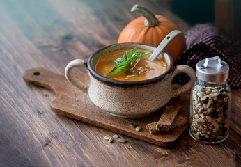 Pumpkin soup with bread