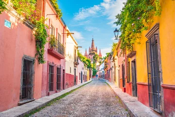  Mooie straten en kleurrijke gevels van San Miguel de Allende in Guanajuato, Mexico © JoseLuis