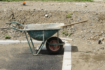 工事現場の一輪車 © araho