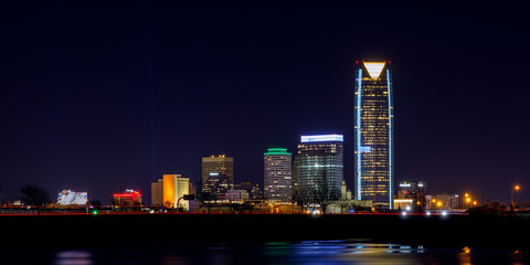 Oklahoma City skyline at night - obrazy, fototapety, plakaty