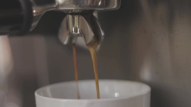 Espresso being made in normal time