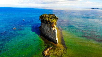 能登　軍艦島　見附島