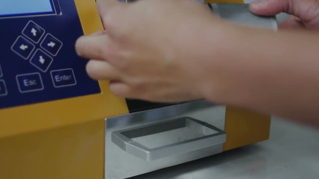Modern analysis of grains in a special device
