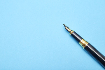 Fototapeta premium Gold plated fountain pen