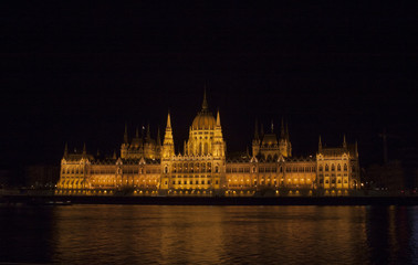 Obraz premium Hungarian Parliament Building at night