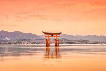 Poster Miyajima Island, de beroemde Drijvende Torii-poort © f11photo