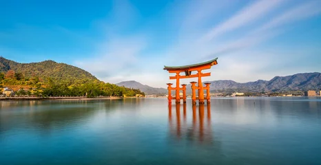  Miyajima Island, de beroemde Drijvende Torii-poort © f11photo
