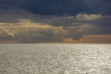 Sonnenuntergang an der Küste Korsika