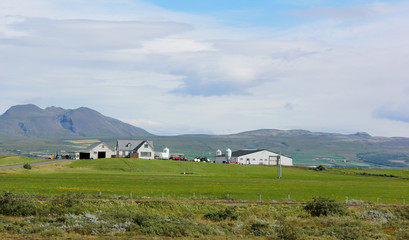 ferme et bâtiments © helenedevun