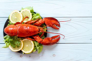 boiled lobster with vegetable and lemon